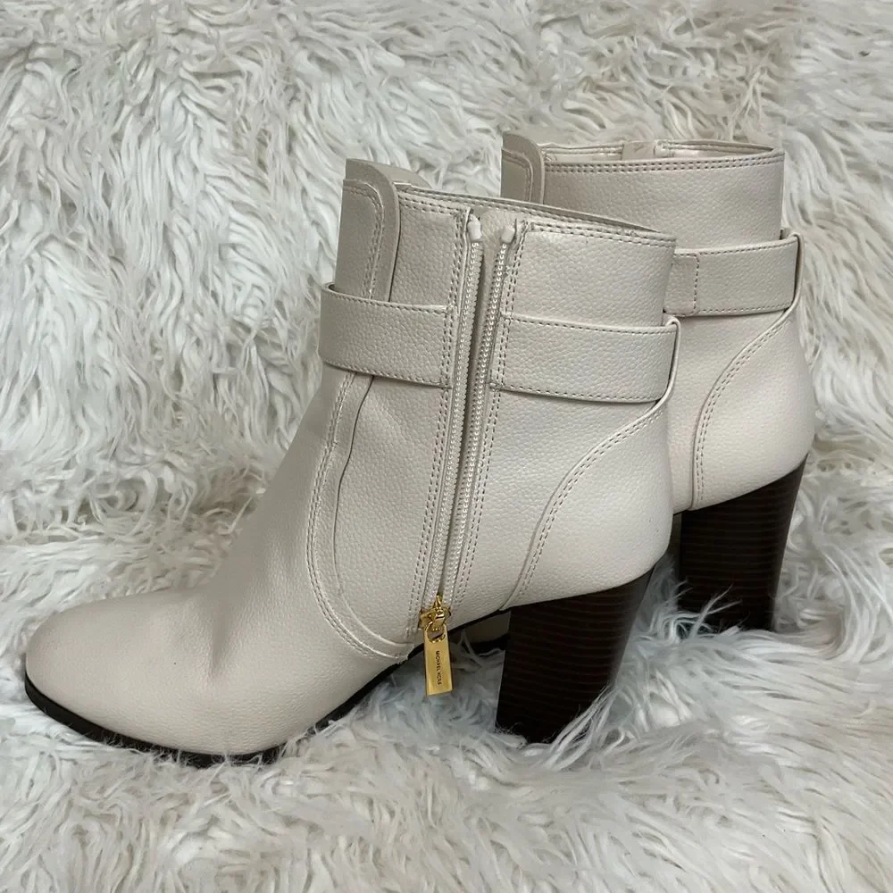 NEW MICHAEL Michael Kors Light Cream Ecru Jilly Faux Leather Ankle Boots Size 9M